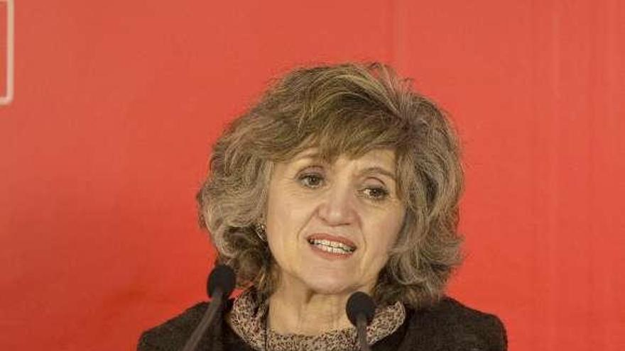 María Luisa Carcedo, ayer, en la sede de la Federación Socialista Asturiana.