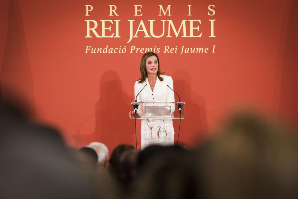 La reina Letizia preside la entrega de los Premios Jaume I