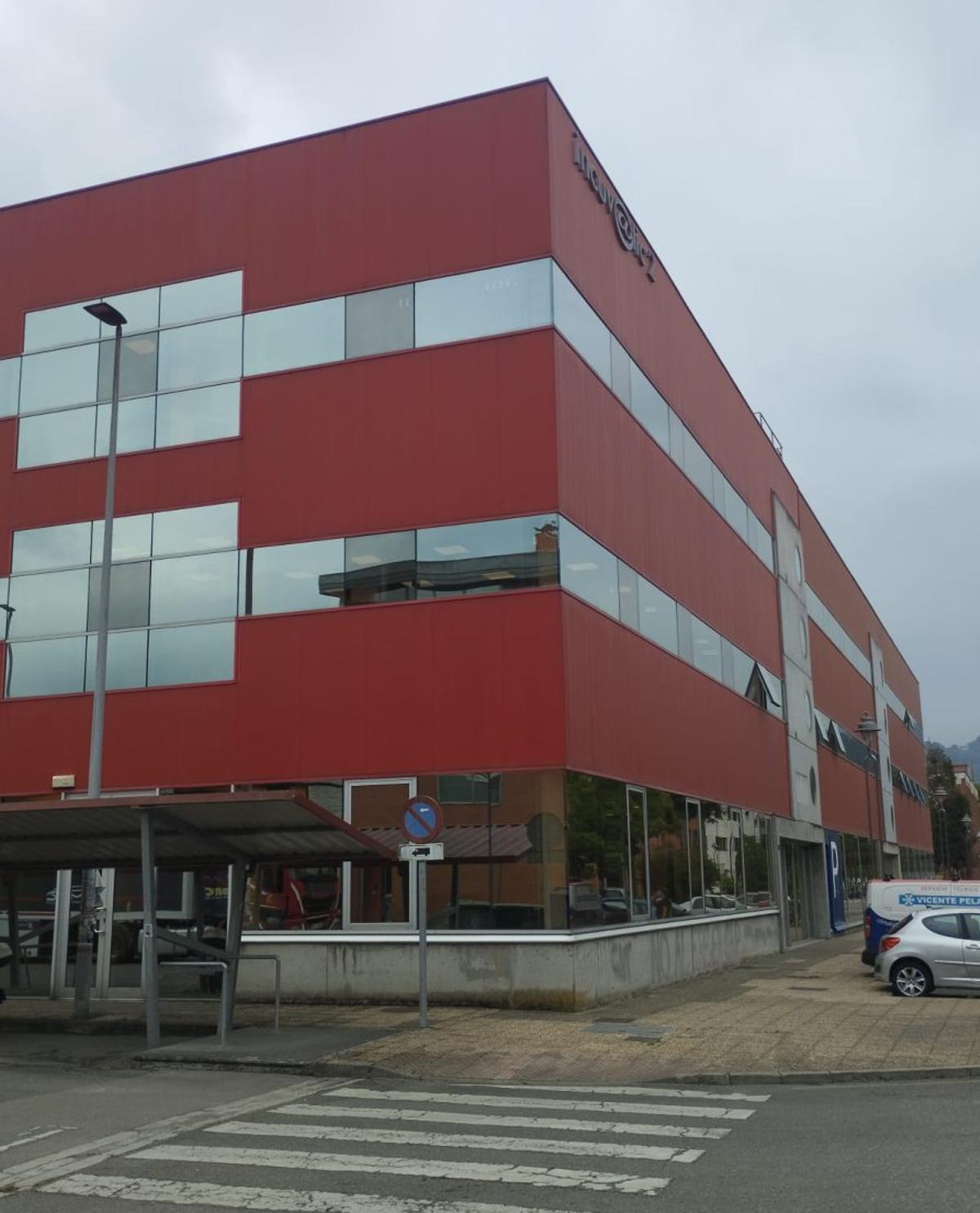 El edificio Incuvatic, que actualmente ocupa Duro. | M. Á. G.