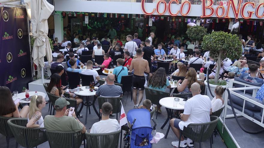 Unos 2.000 aficionados ingleses seguirán la final de la Eurocopa en un evento en el centro de Magaluf