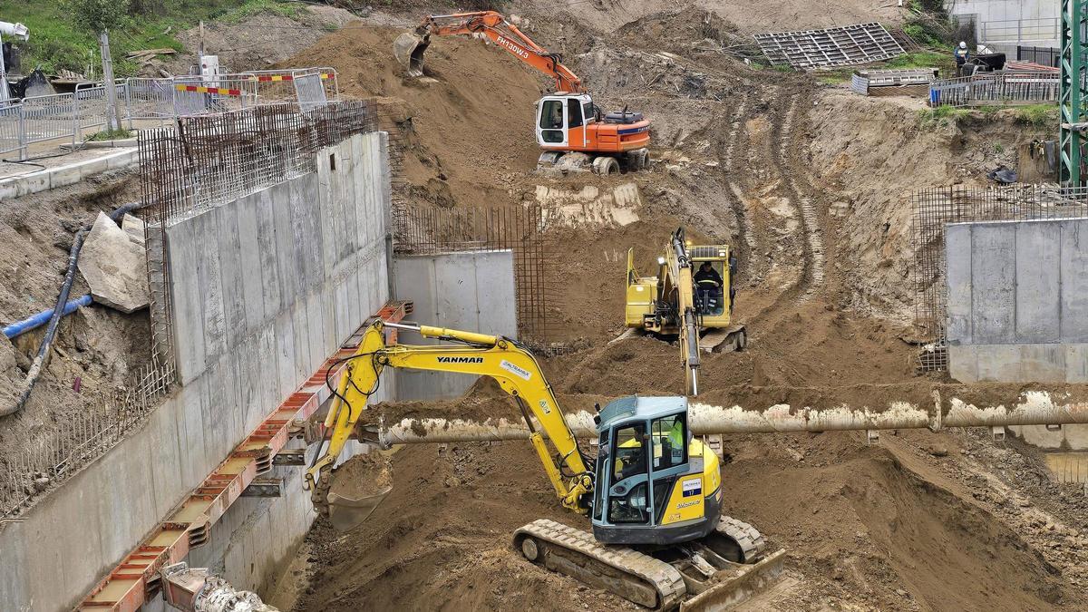 Obras de construcción de viviendas en Esturáns, Vigo.