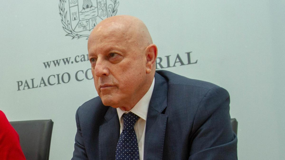 Quién es Tomás Olivo, el rey de los centros comerciales que acaba de comprar el histórico edificio de Telefónica en Madrid
