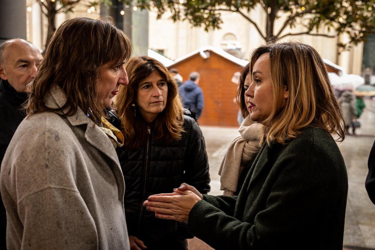 Lola Ranera y Pilar Alegría, este viernes en Zaragoza.