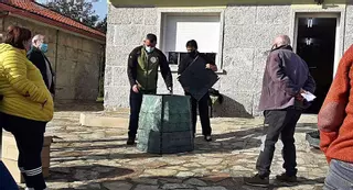 Nuevo “reparto masivo” de composteros en Valga, donde la Diputación cree lanzado el “Plan Revitaliza”