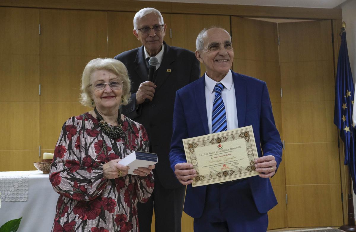 Acto de la Obra Social homenaje a los voluntarios ejemplares. Acto de la Obra Social homenaje a los voluntarios ejemplares.