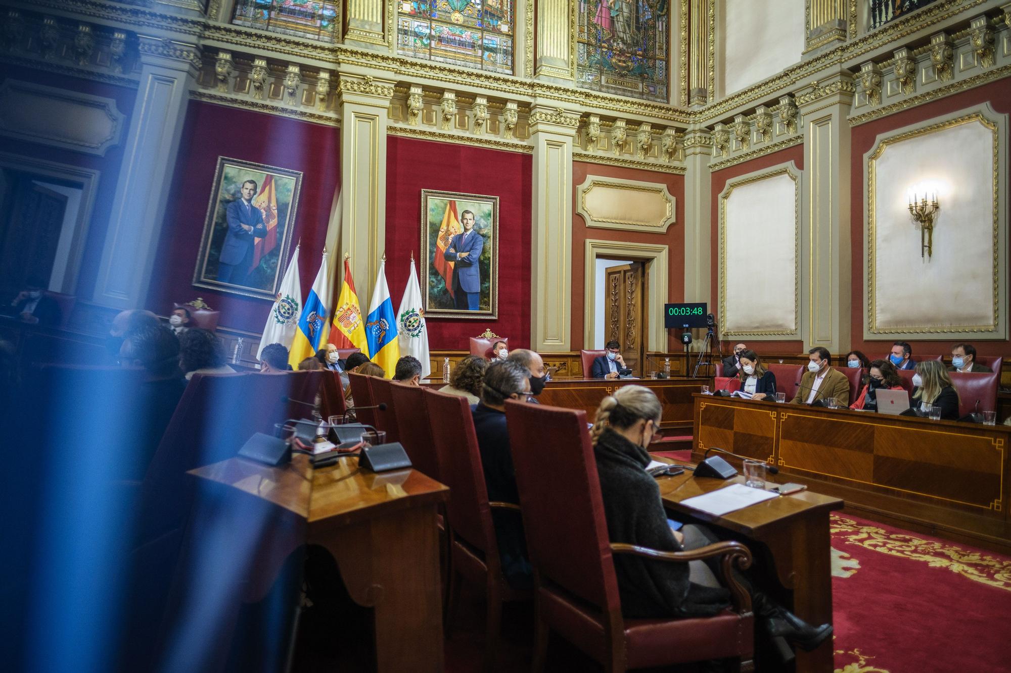 Pleno extraordinario del Ayuntamiento de Santa Cruz