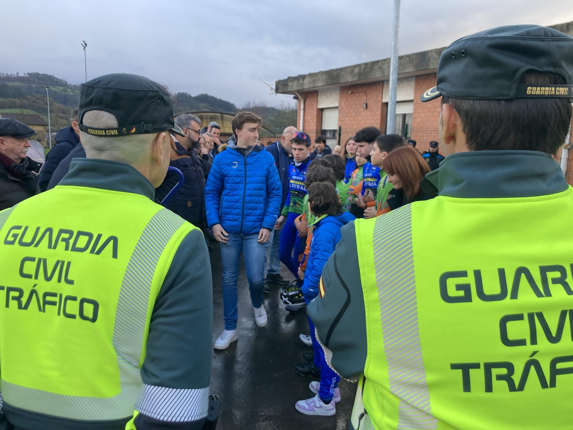 Sentido y unánime homenaje en Grado al Guardia Civil fallecido Dámaso Alonso