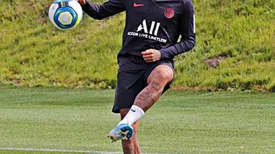 Neymar en un dels últims entrenaments realitzats amb el PSG