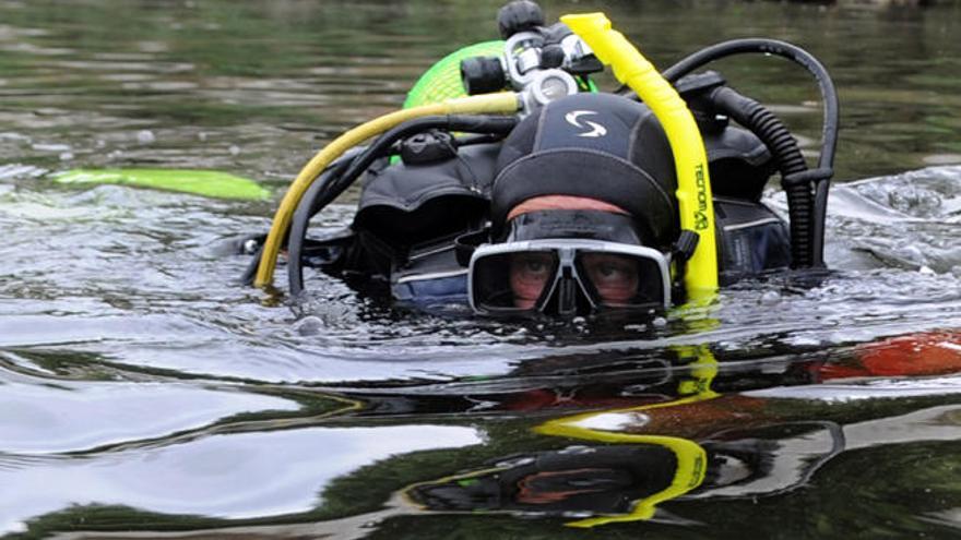 El buceo es un atractivo turístico en la ría de Arousa. // Iñaki Abella