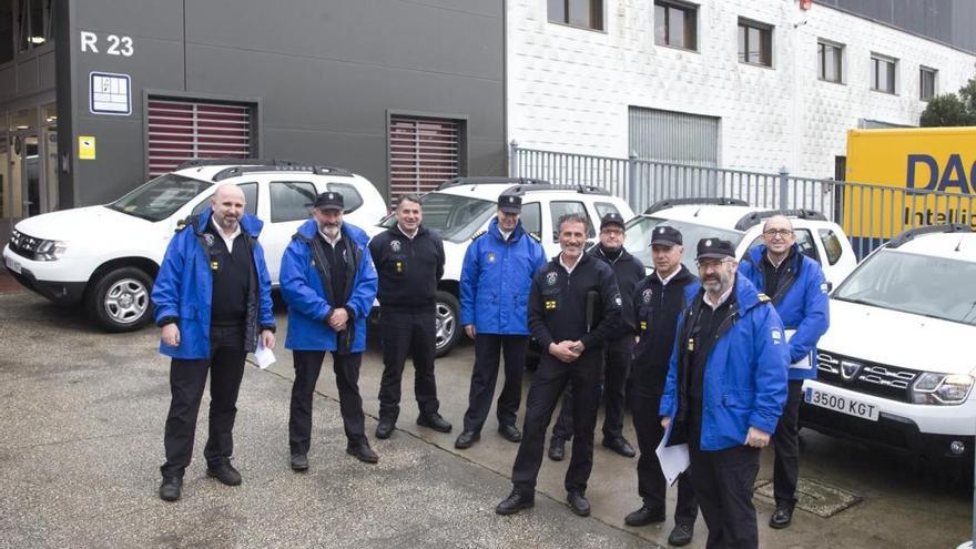 La entrega de los nuevos coches, esta mañana.