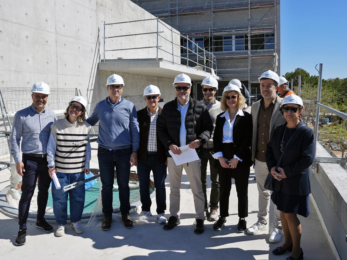 Foto de familia tras la visita para comprobar las obras