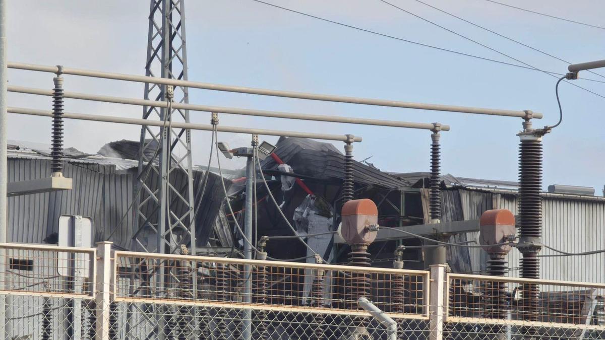 Destrozos en la nave industrial donde se ha producido la explosión