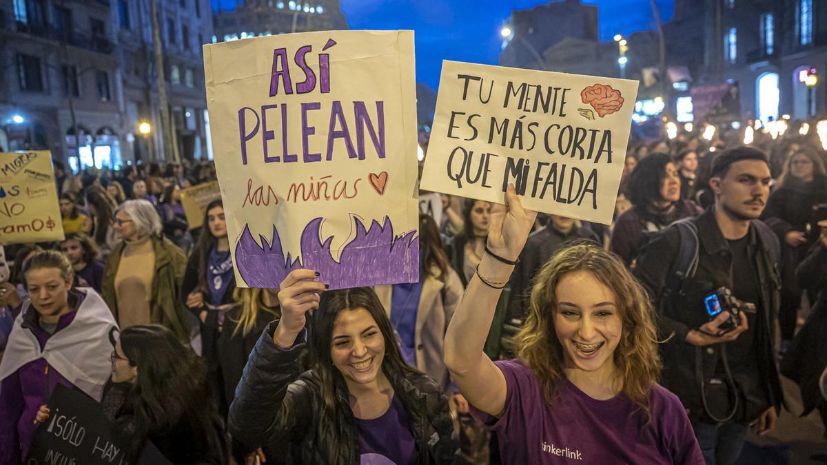 Manifestación por el 8M en Barcelona en el 2023