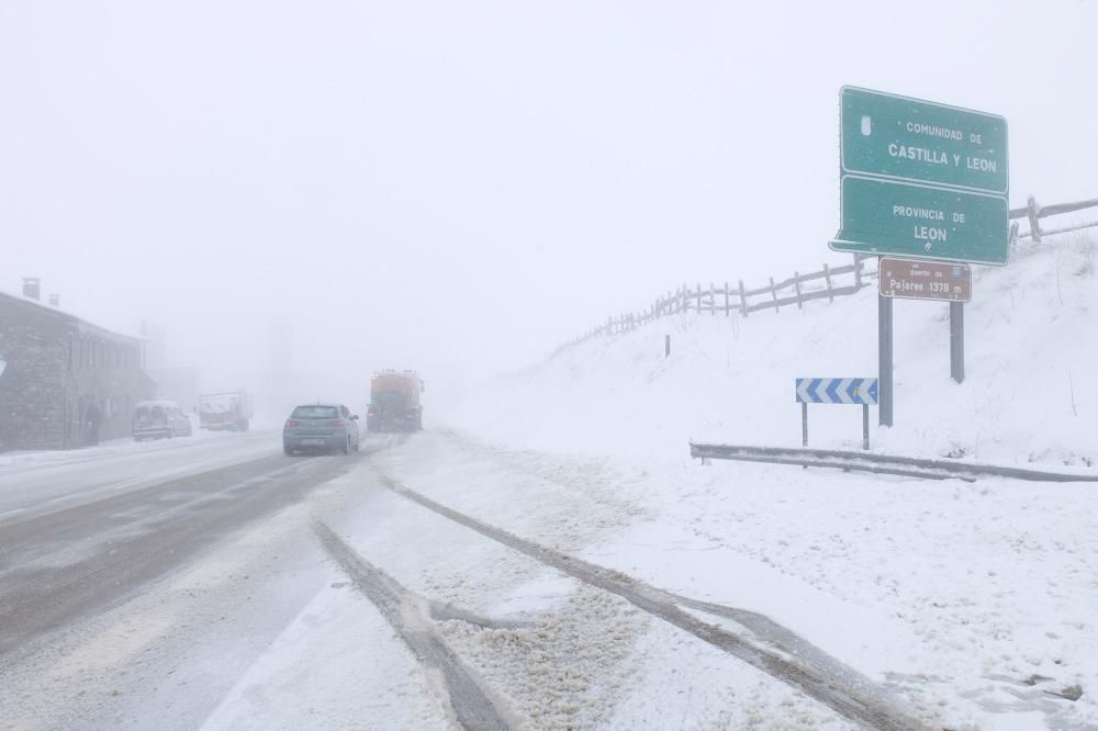 Nieve en el puerto de Pajares