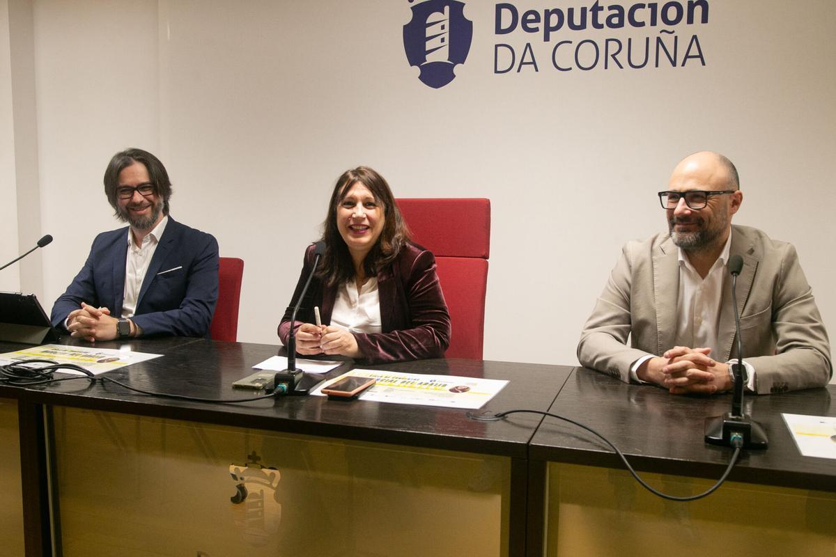 Javier Ares, Natividade González y Jorge Briones en la presentación del ciclo