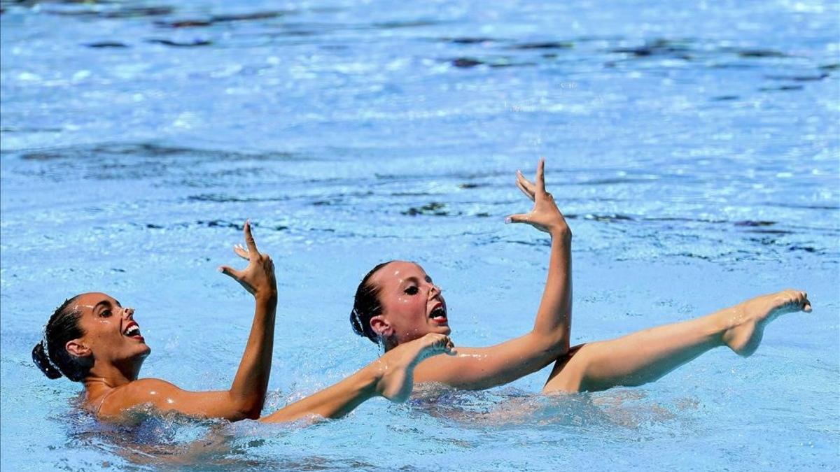 Ona Carbonell y Paula Ramírez, en un momento de su actuación