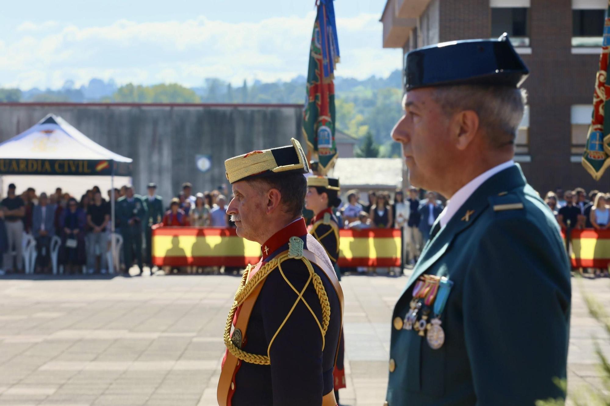 EN IMÁGENES: Desfile de la Guardia Civil en Oviedo por el día de la Hispanidad