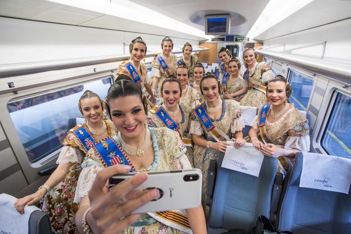 Extra Fallas 2020 | Memoria de la visita de la fallera mayor y corte a Sevilla Extra Fallas 2020 | Memoria de la visita de la fallera mayor y corte a Sevilla
