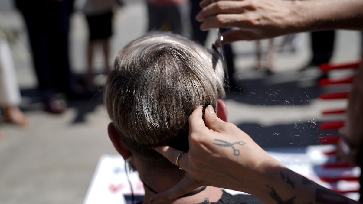 El sector de las peluquerías se manifiesta por la bajada del IVA.