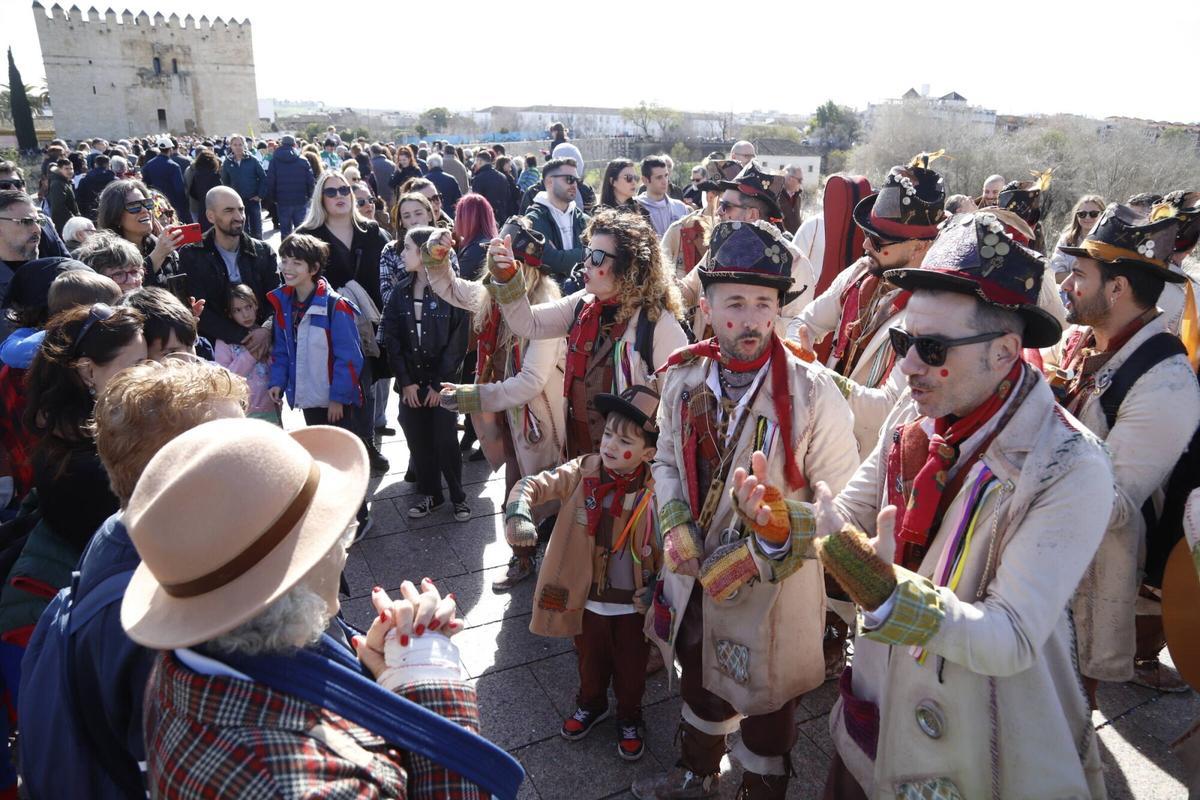El pasacalles de Carnaval, en imágenes