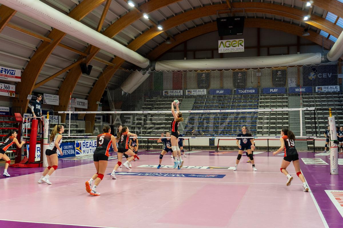 L’expedició femenina de la GET Blume entrenant a Chieri