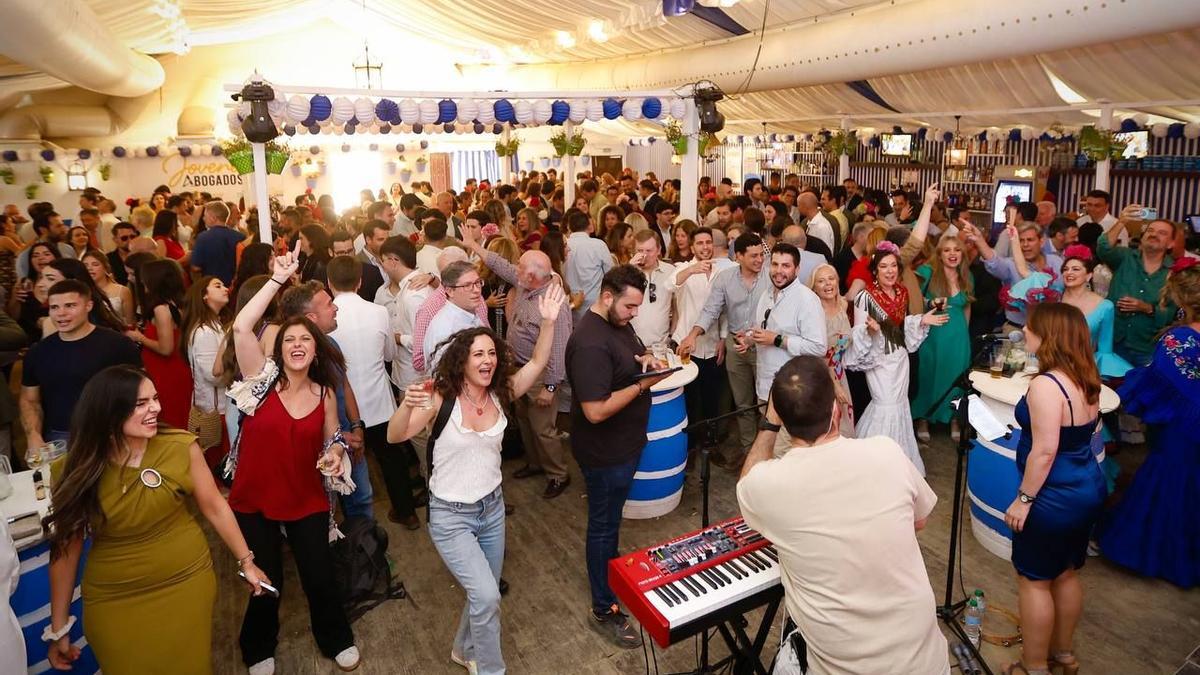 Un concierto en una caseta de la Feria de Córdoba.