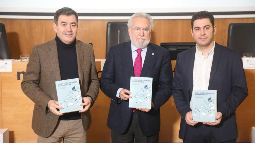 Catorce ourensanos participan en un libro que profundiza sobre la educación en Galicia