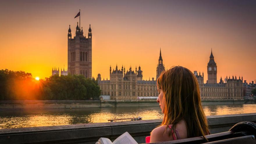 Estos libros te ayudarán a mejorar tu inglés.