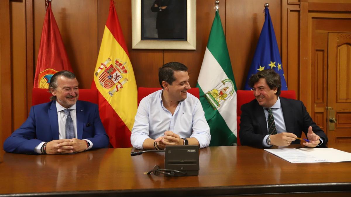 Firma del contrato para empezar las obras del tanque de tormentas.