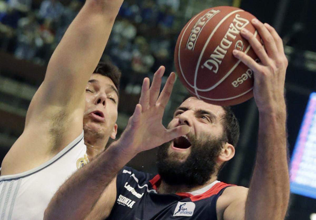 El Madrid tomba el Baskonia per defensar el seu títol