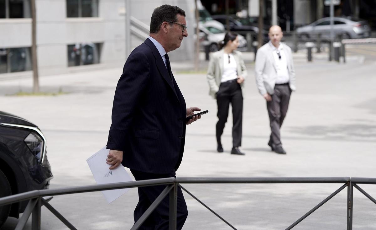 El abogado Javier Iglesias, a la salida de la Audiencia Nacional.