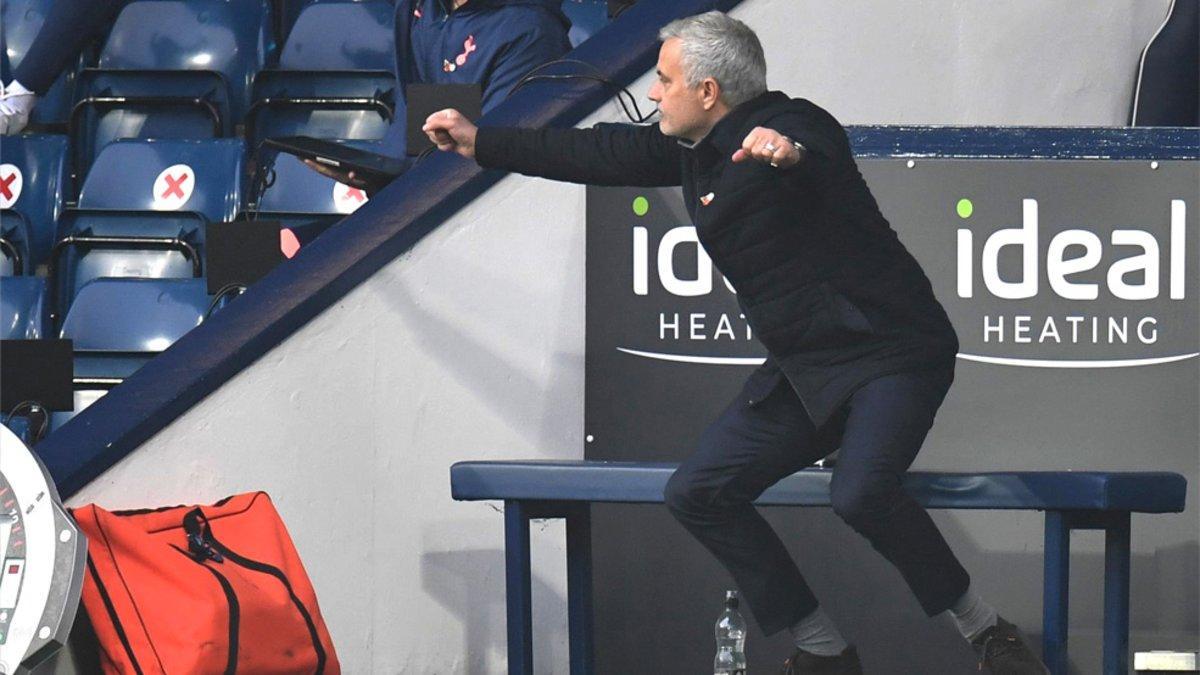 José Mourinho durante un partido del Tottenham Hotspur
