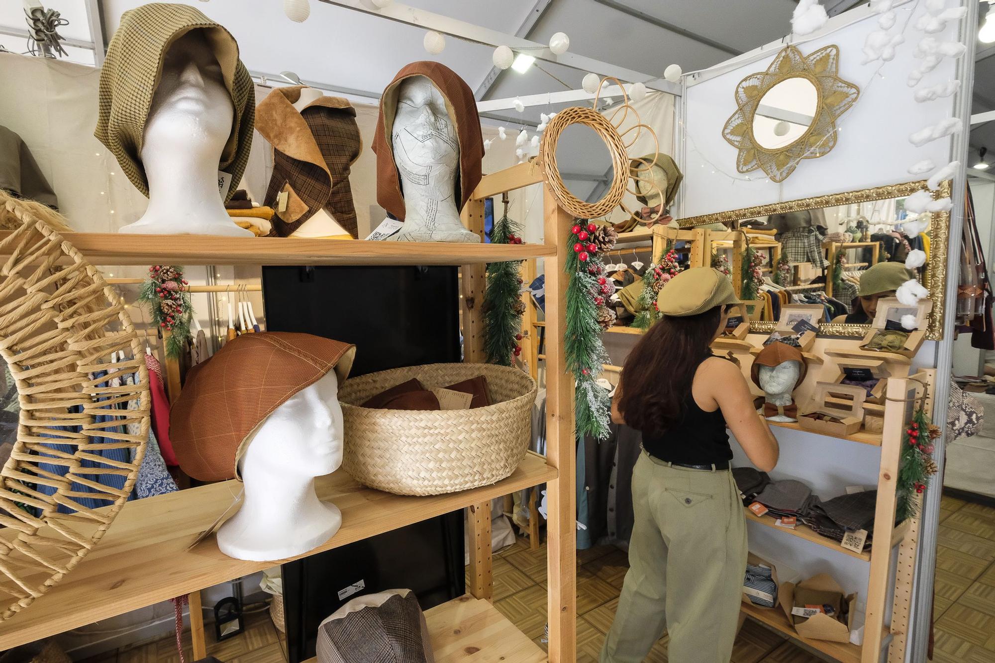 Feria de artesanía en el parque de San Telmo