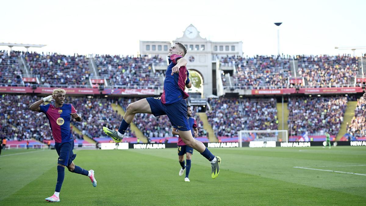 Fermín celebra su gol, el último del Barça en Montjuïc, durante el partido ante el Villarreal.