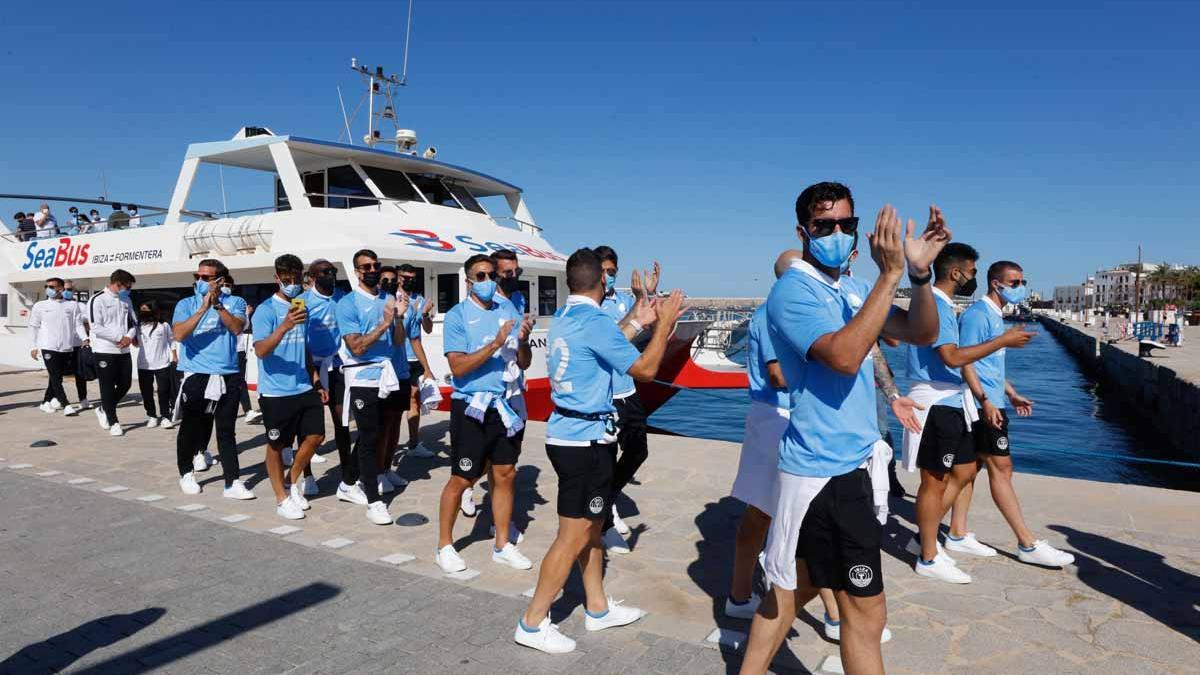 Imágenes de la celebración en casa de la UD Ibiza