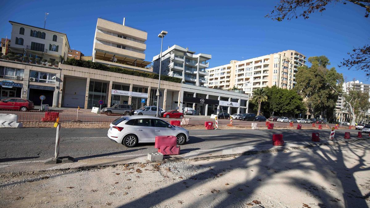 La presidenta del Govern, el alcalde de Palma y la APB visitan los avances de las obras del paseo Marítimo de Palma