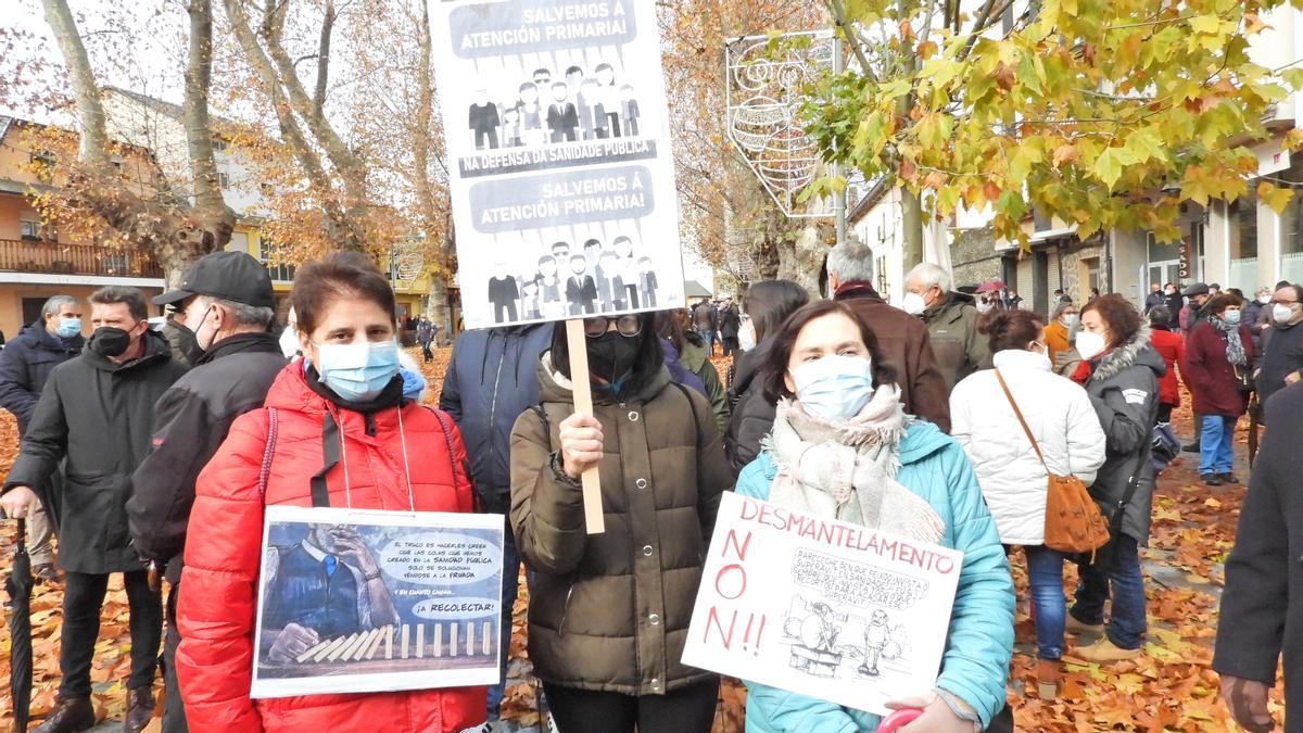 La marcha comenzó a las 12 del mediodía de este domingo. // F. CASANOVA