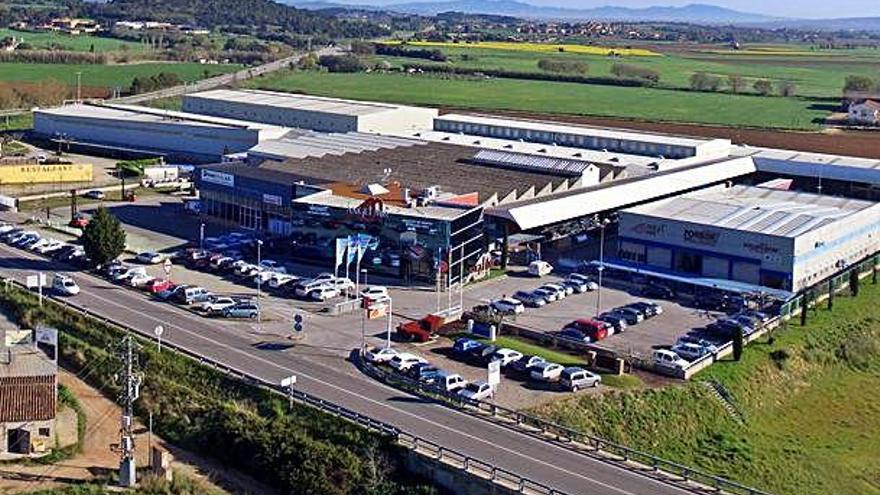 La gamma de portes més gran del país és a la Bisbal amb Àngel Mir