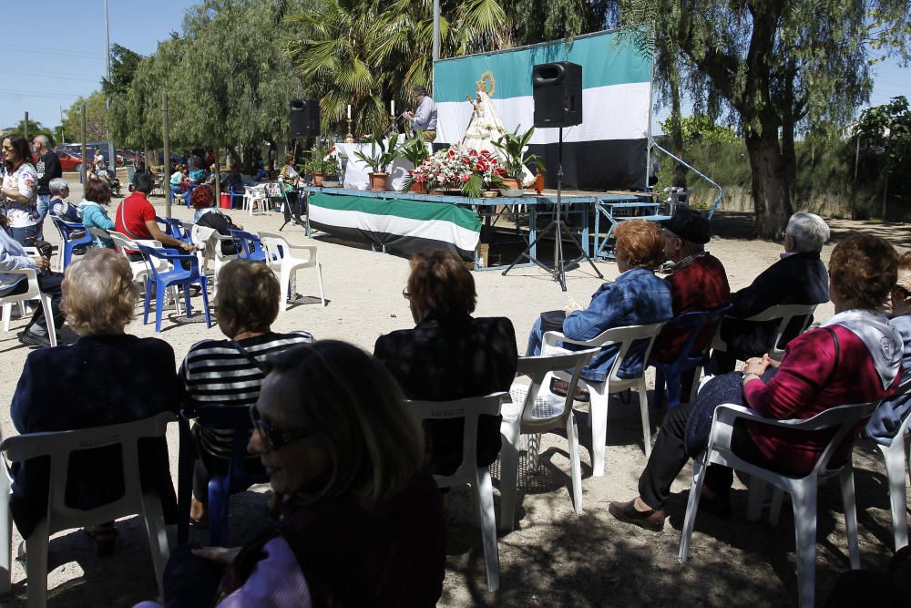 El Cristo del Grao recorre las calles de Poblats Marítims