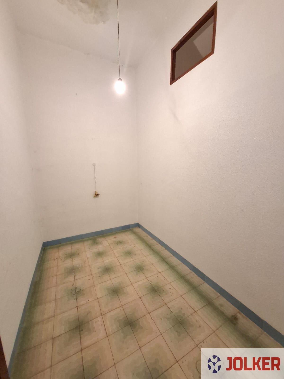 Galería de fotos: Sale a la venta una casa con terraza en la zona del Madrigal de Vila-real por 150.000 euros