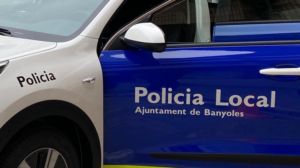 Un vehicle de la Policia Local de Banyoles