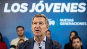 Feijóo alerta els joves de partits que "discuteixen" la democràcia