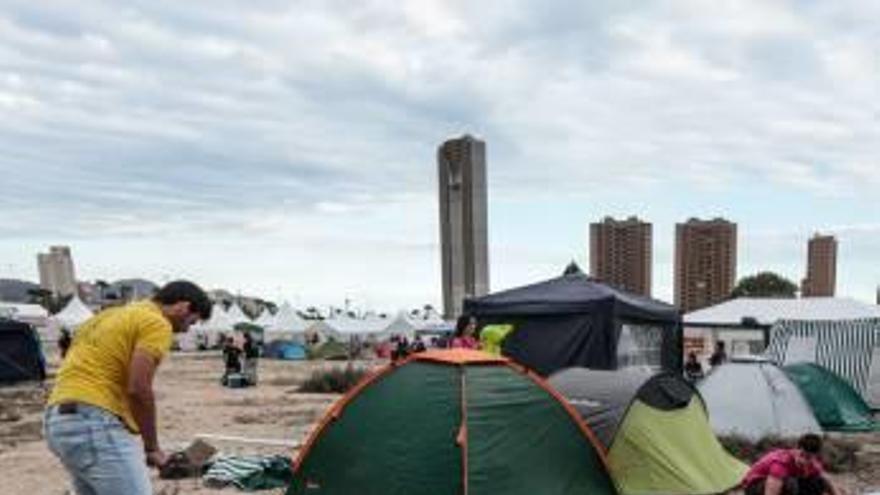 Las peñas reviven sus días grandes en Benidorm