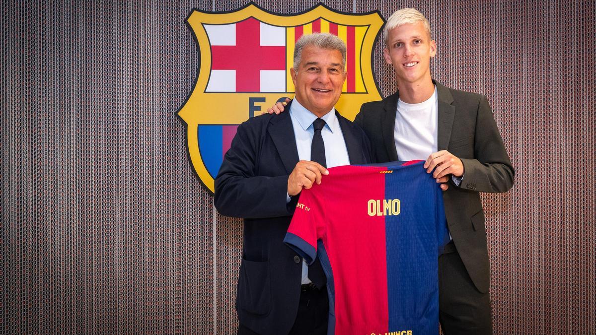 Laporta, presidente del Barça, y el delantero Dani Olmo.