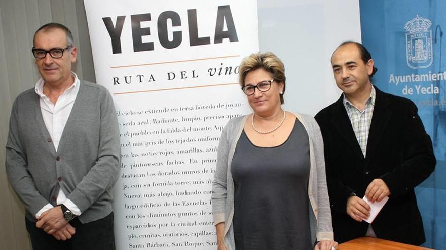 El presidente de la Ruta del Vino y los ediles de Cultura y Turismo.