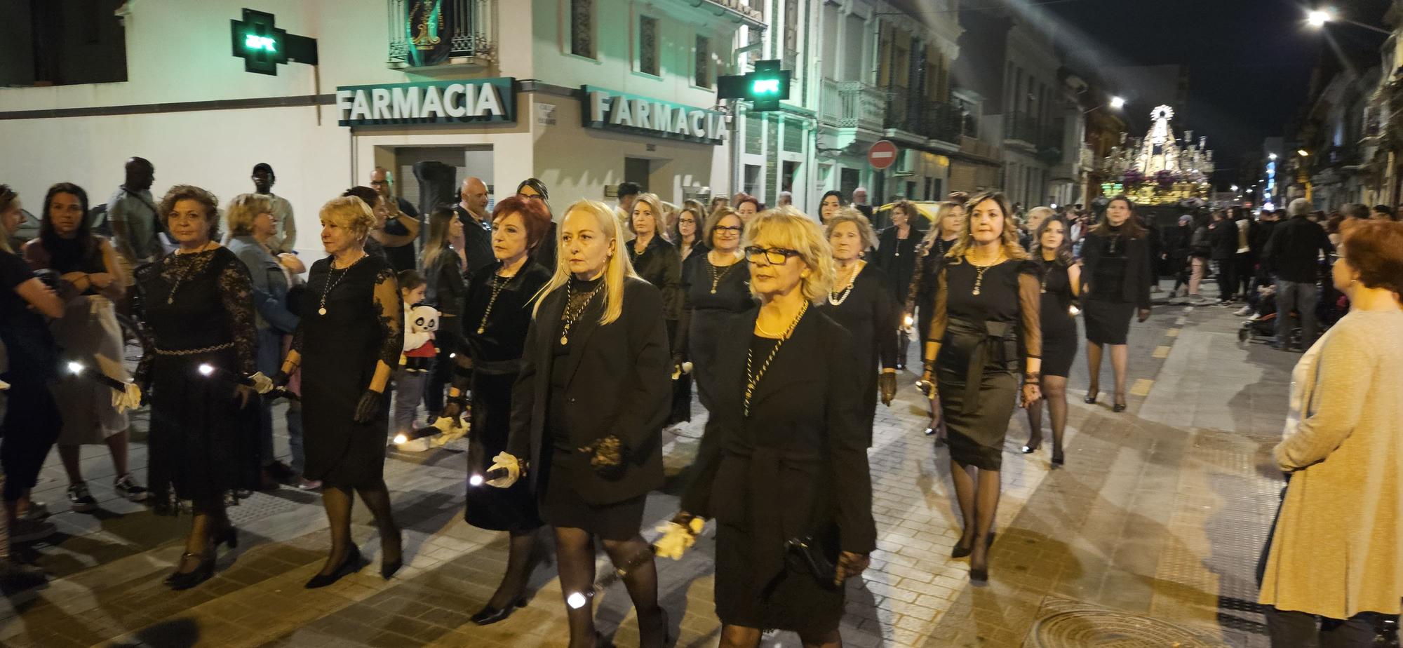 La Dolorosa del Cabanyal sale con escolta fallera