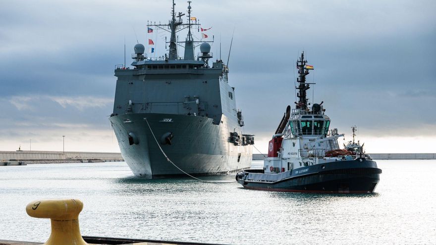 Llega el buque Galicia de la Armada española con 104 infantes de marina y material de apoyo a Valencia