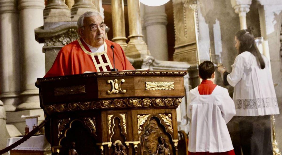 Manuel Robles, en un momento de la misa solemne. | MARCOS LEÓN