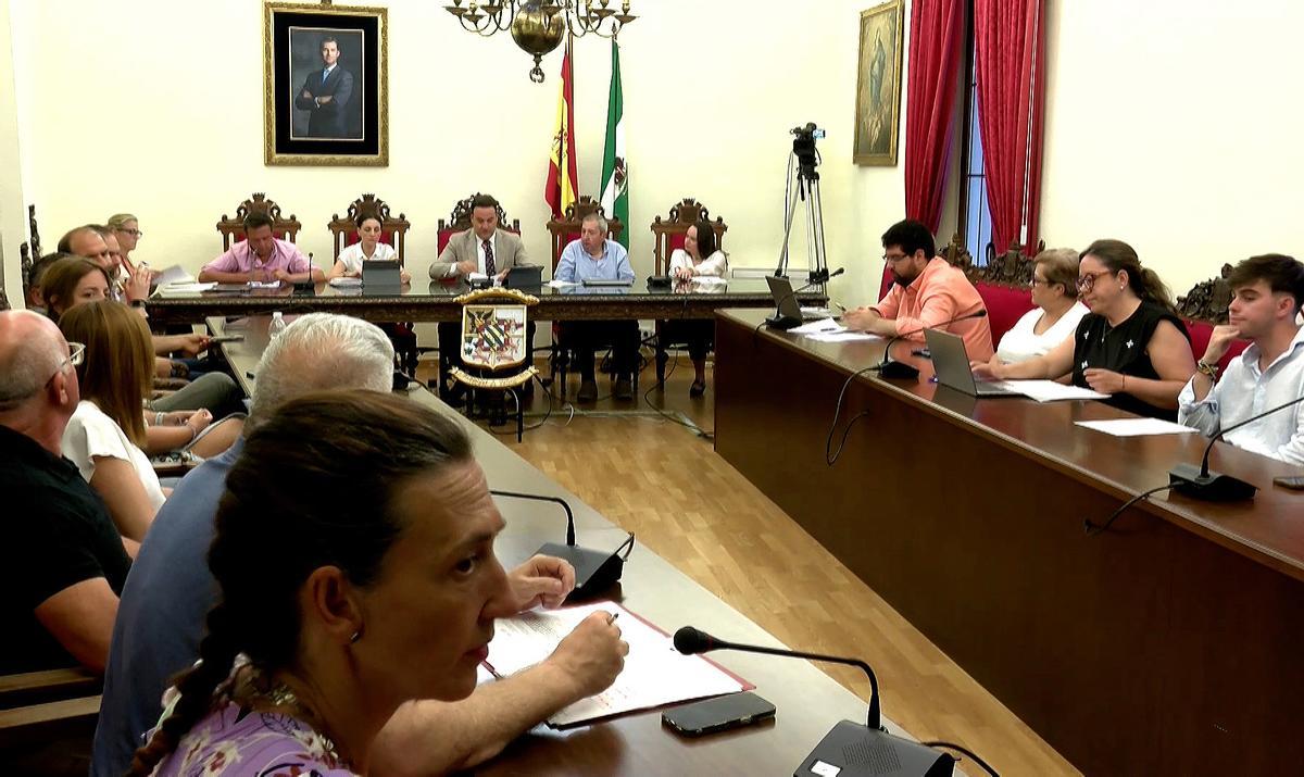Un momento del pleno de la Corporación municipal de Priego.