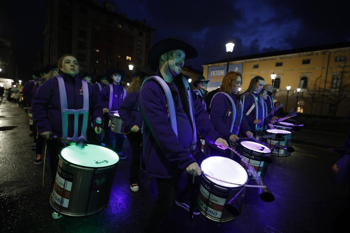 El pasacalles para abrir el Carnaval de Gijón, en imágenes